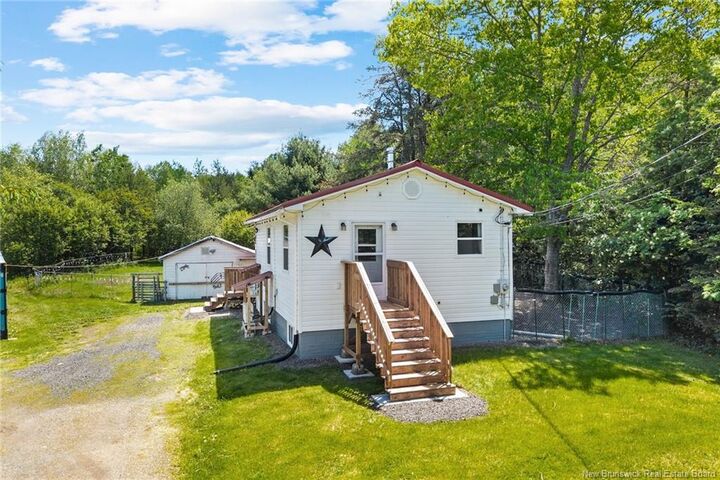 Property Photo:  90 Queen Street  NB E4A 2K2 