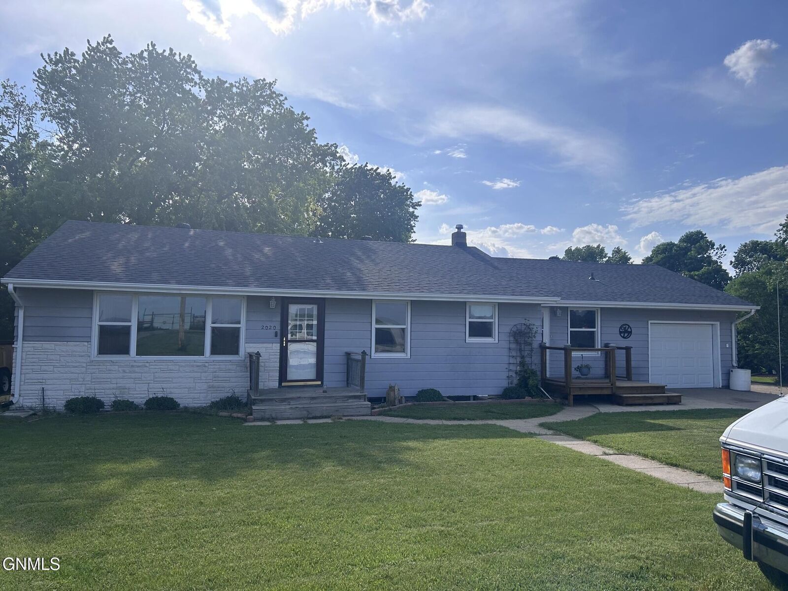 Property Photo: 2020 4th Avenue SW ND 58401