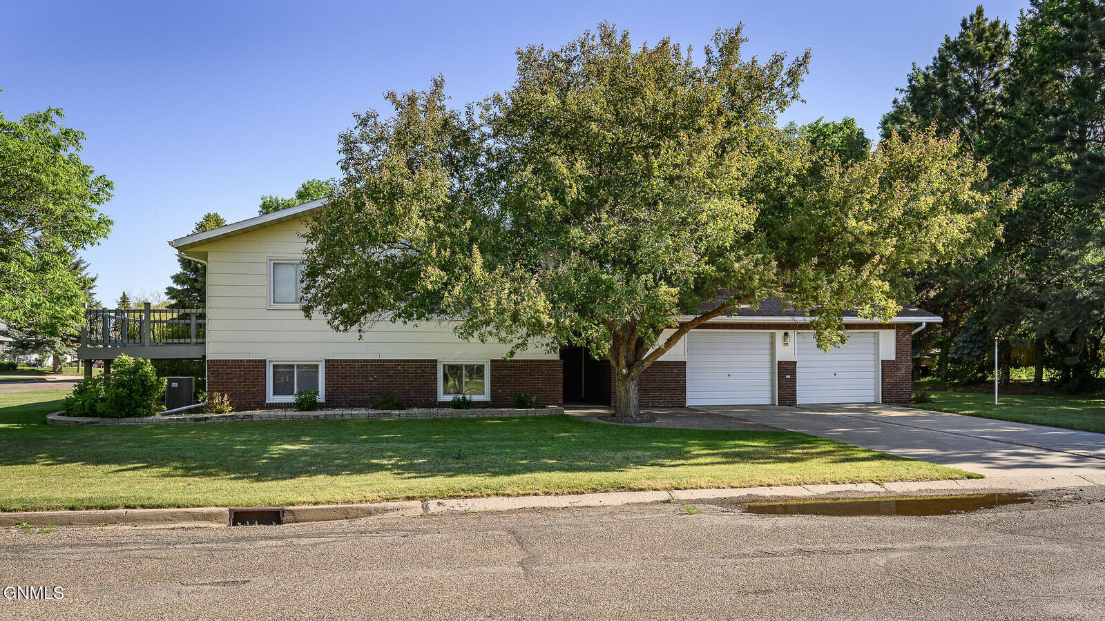 Property Photo:  222 3rd Street W  ND 58530 