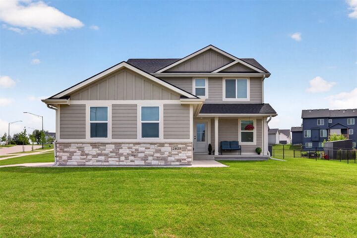 Property Photo: 2825 SE Florence Drive IA 50263