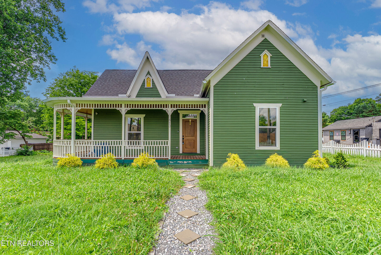 Property Photo: 413 E Inskip Drive TN 37912