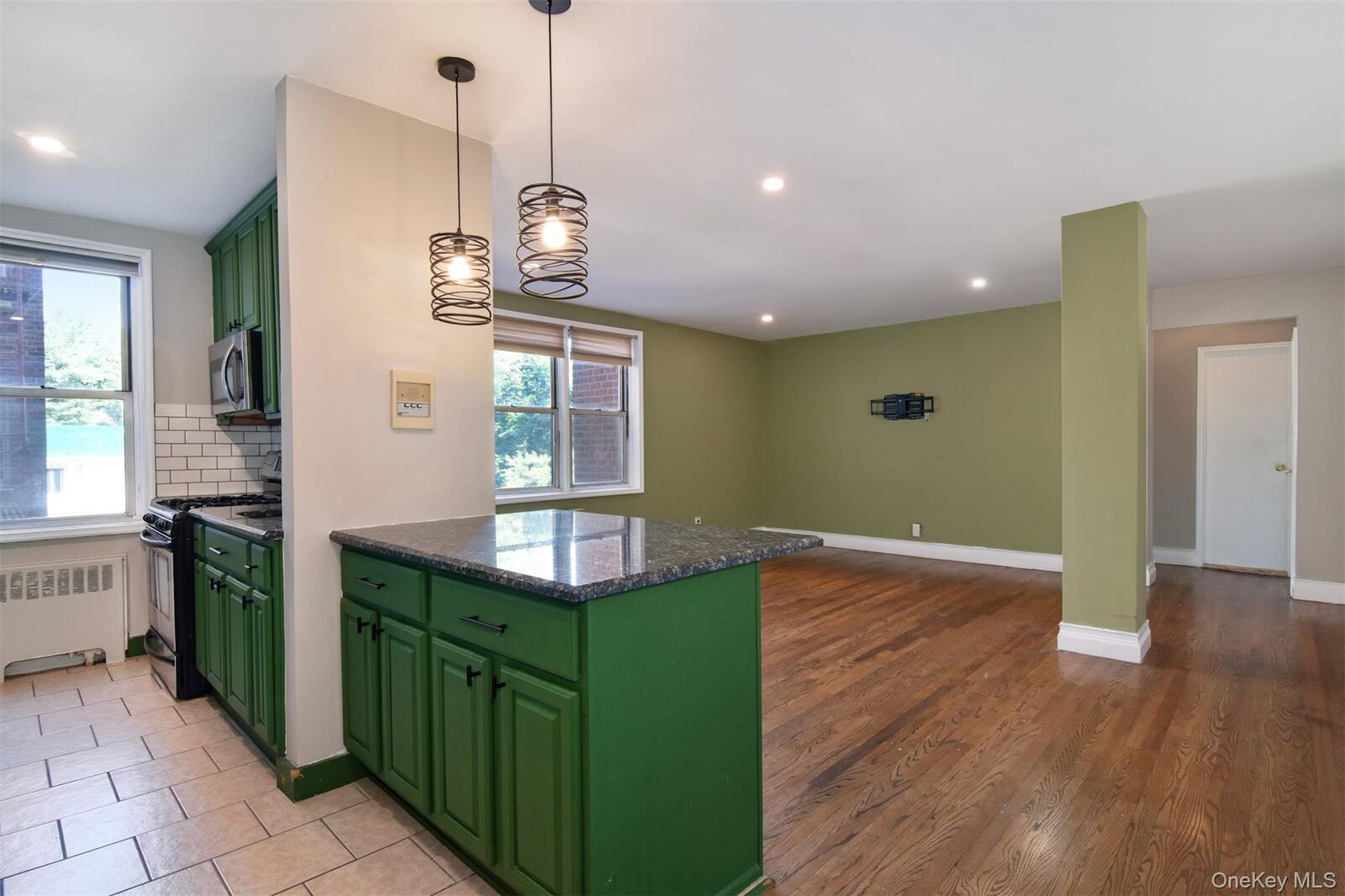 Property Photo: 1111 Midland Avenue 2C NY 10708