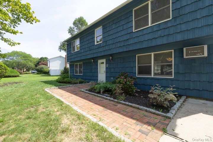 Property Photo:  8 Long Meadow Place  NY 11720 