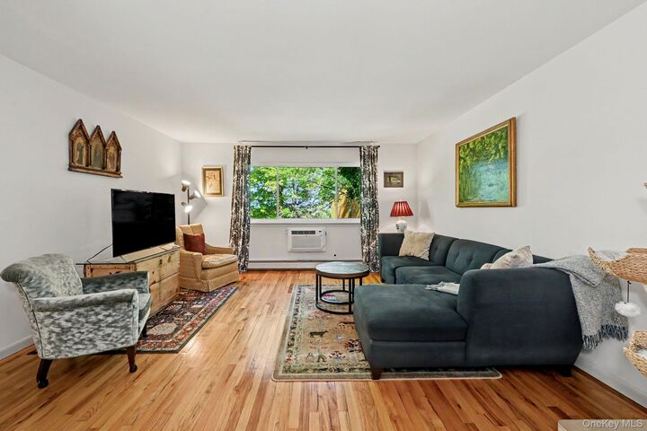 Property Photo:  12 Lark Lane  NY 10520 