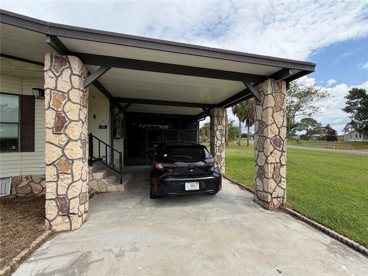 Property Photo: 2602 Einwood Drive FL 34758