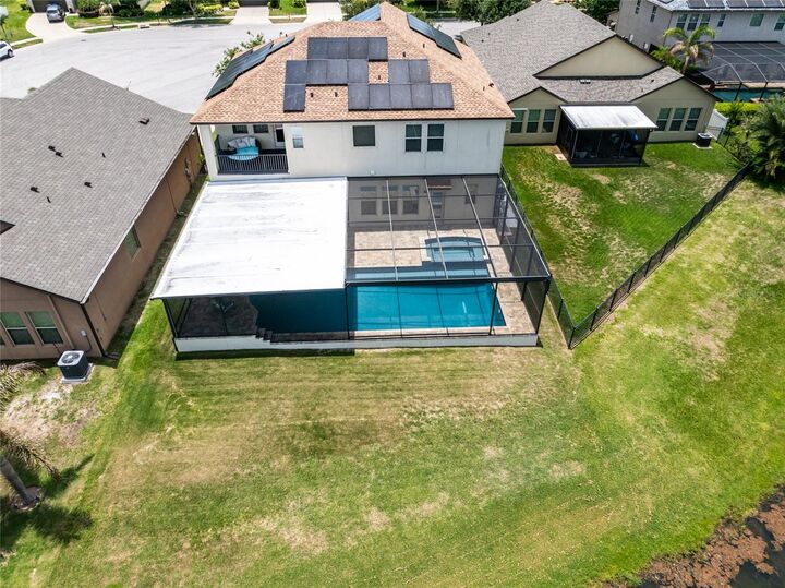 Property Photo: 11807 Cross Vine Drive FL 33579