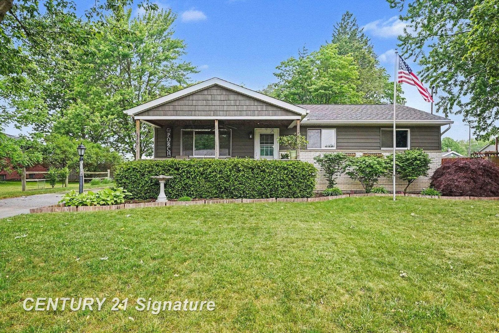 Property Photo:  220 S 7th Street  MI 48623 