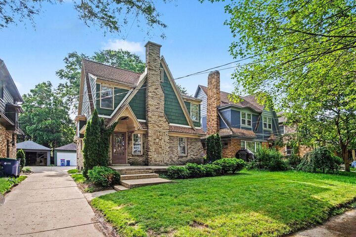 Property Photo: 52 Baynton Avenue NE MI 49503