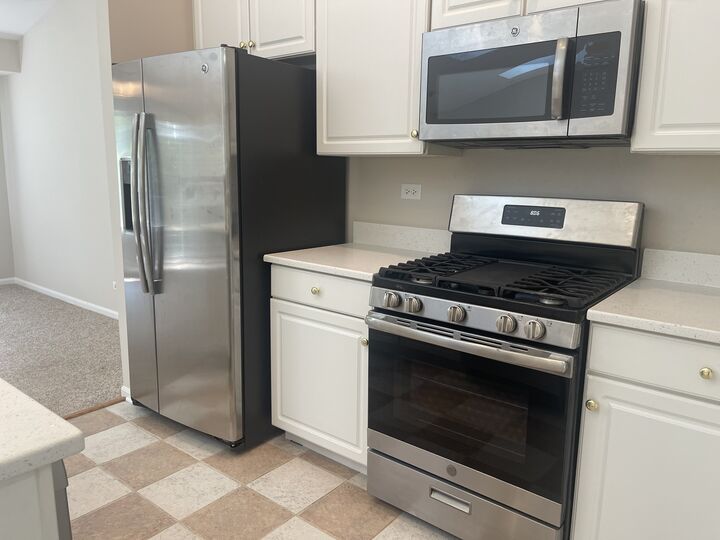 Property Photo:  2393 Madiera Court  IL 60089 