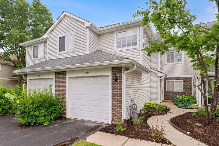 Property Photo: 1059 E Wilson Avenue IL 60148
