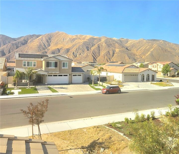 Property Photo:  586 Directo  CA 92583 