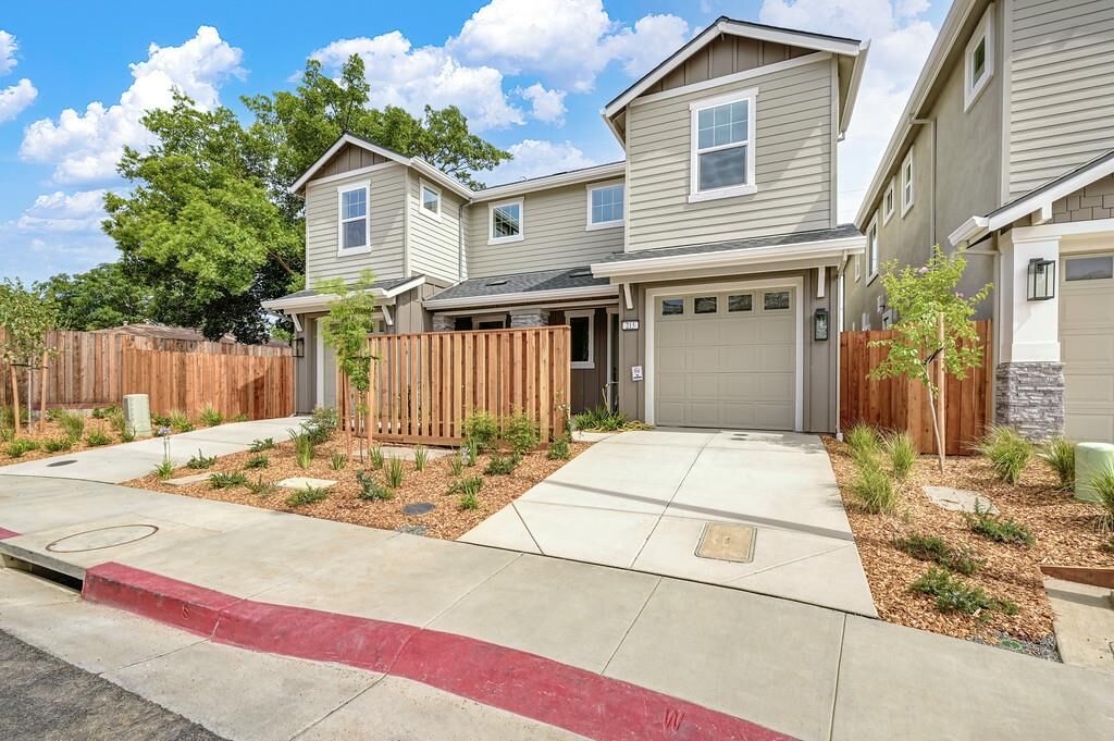 Property Photo: 215 Chico Place CA 95616