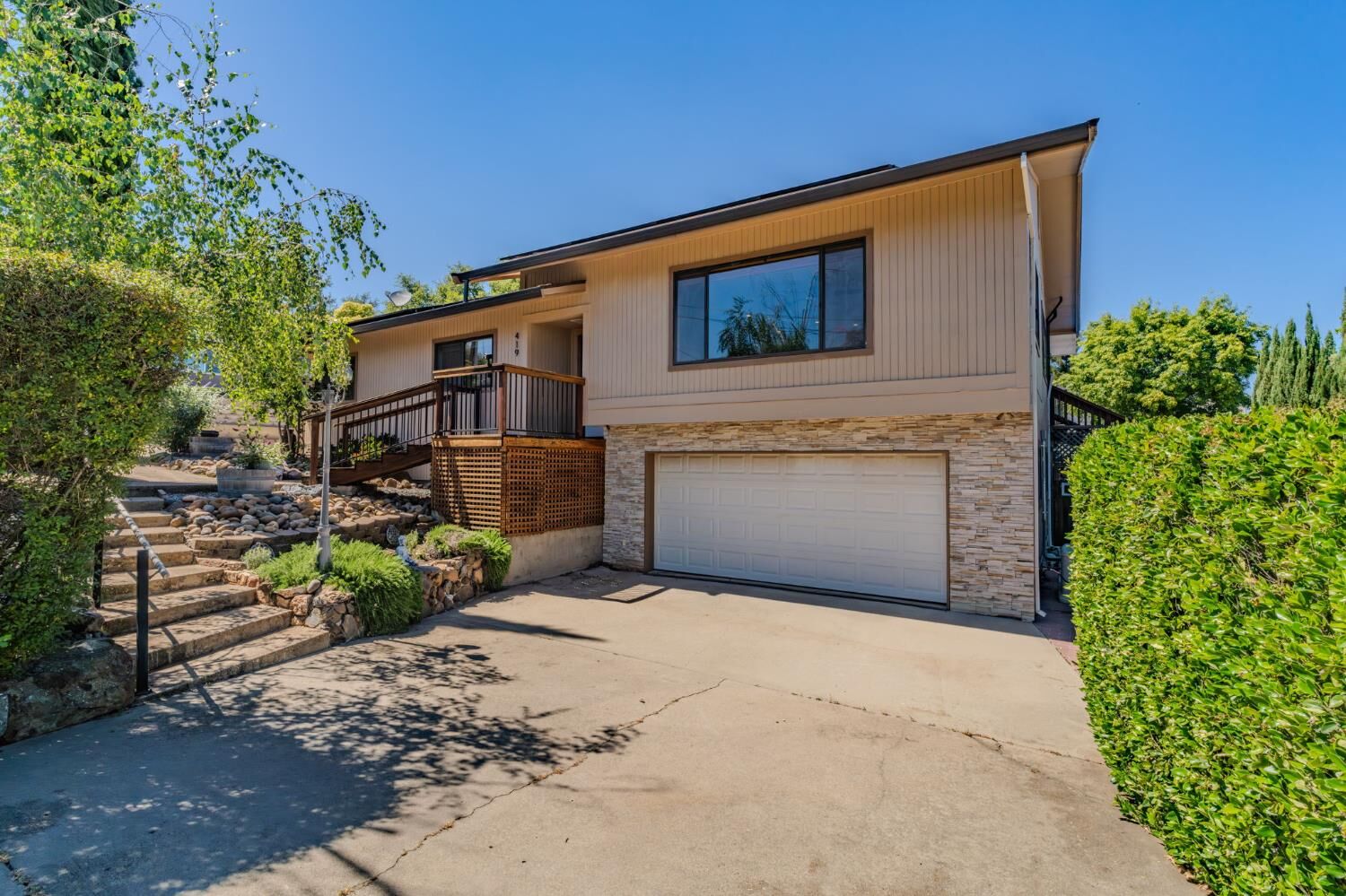 Property Photo:  419 McGee Avenue  CA 95642 