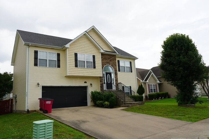 Property Photo: 3625 Fox Den Ln TN 37040