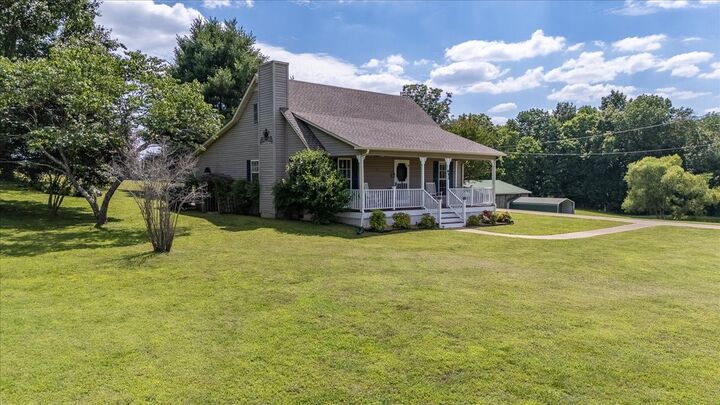 Property Photo: 612 Clax Branch Rd TN 38469