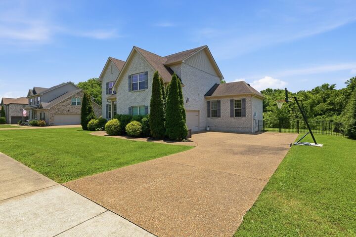 Property Photo:  2035 Audubon Ln  TN 37128 
