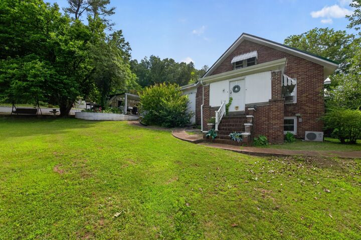 Property Photo:  212 Main St E  TN 37185 