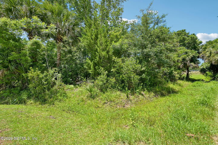 Property Photo: 4 Biscayne Place FL 32137
