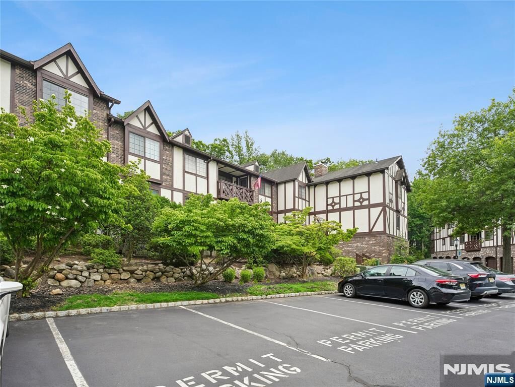 Property Photo:  2710 Hemingway Lane  NJ 07430 