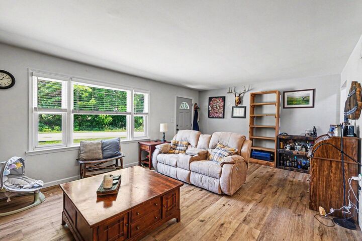 Property Photo: 582 E Broadway KY 40019