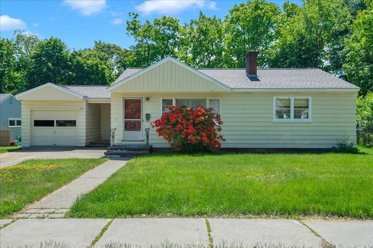 Property Photo: 27 Brierwood Lane VT 05408