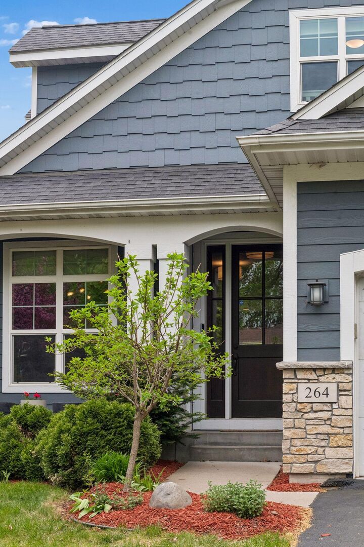 Property Photo:  264 Benton Avenue  MN 55391 