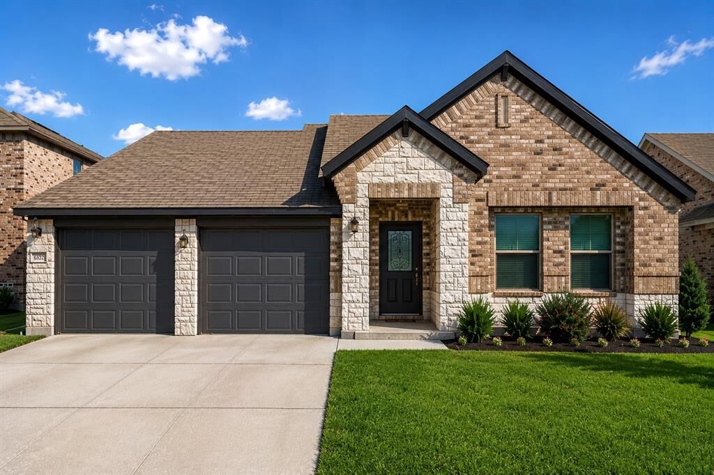 Property Photo: 6332 Copperhead Drive TX 76179