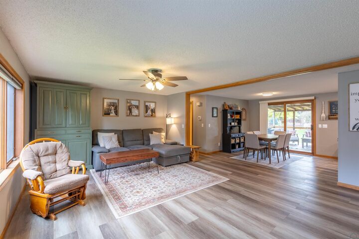 Property Photo:  409 Elm Street  IA 51055 