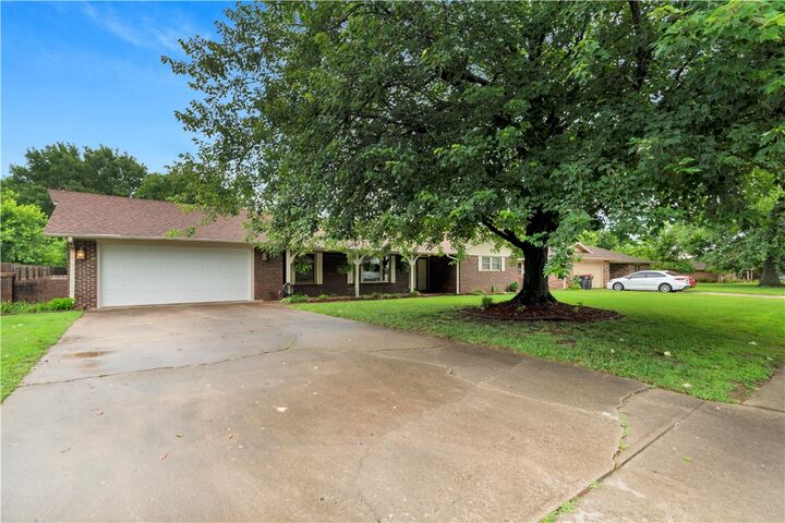 Property Photo:  207 Angela Street  AR 72762 