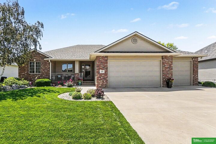 Property Photo:  1119 Applewood Drive  NE 68025 