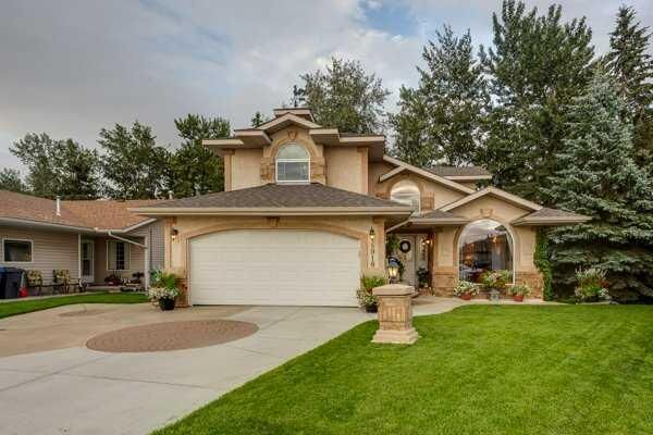 Property Photo: 4918 53 Avenue Close AB T4G 1W1