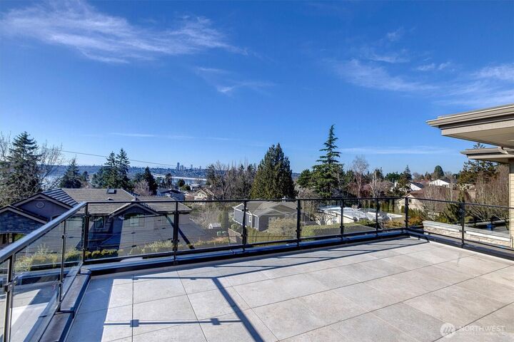 Property Photo:  3036  67th Avenue SE  WA 98040 