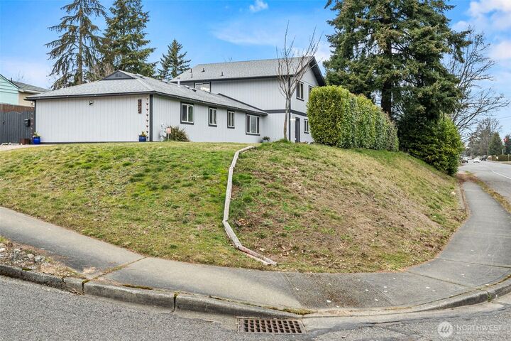 Property Photo:  2902 N Orchard  WA 98407 