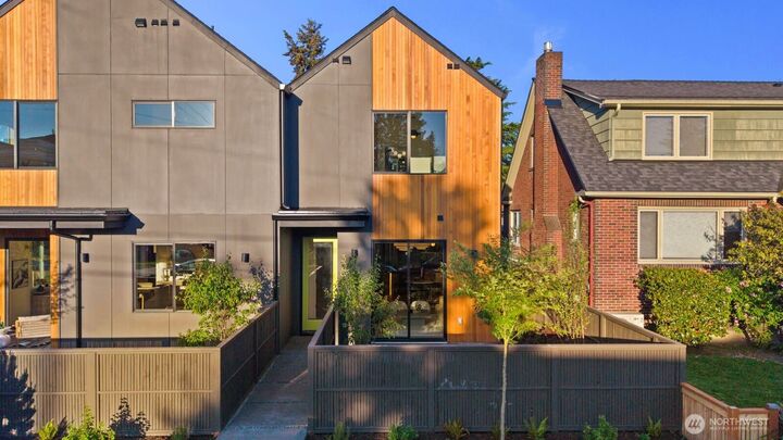 Property Photo:  3204  33rd Avenue S  WA 98144 