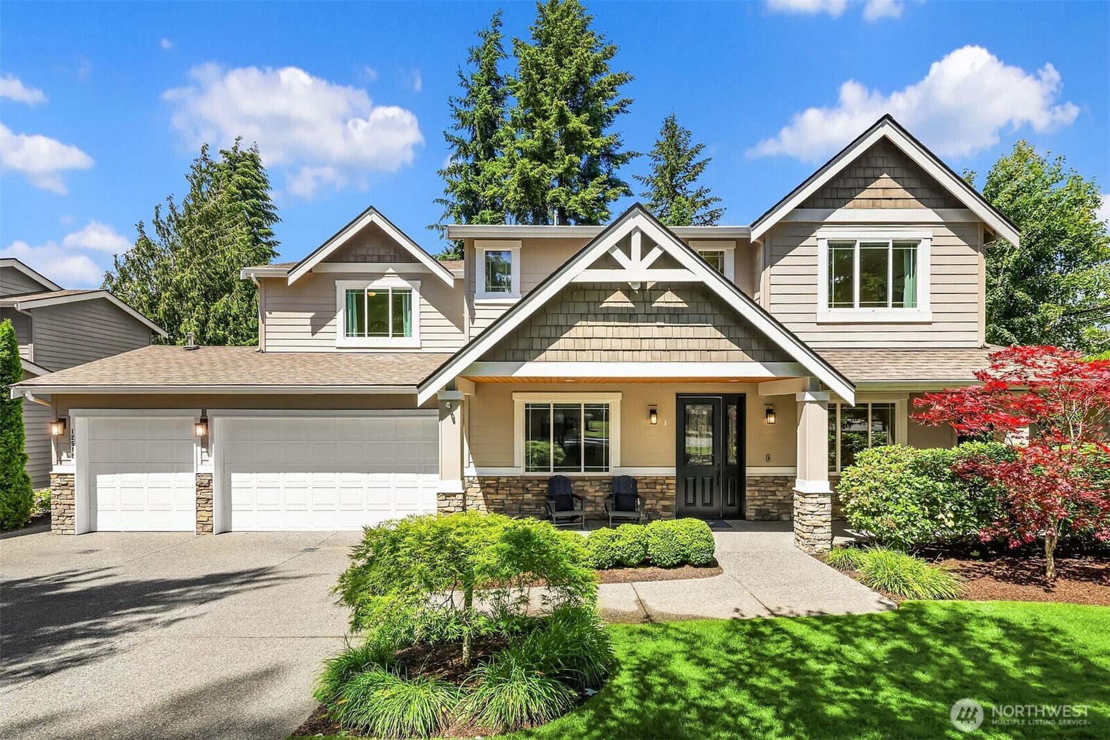 Property Photo: 12512 NE 73rd Street WA 98033