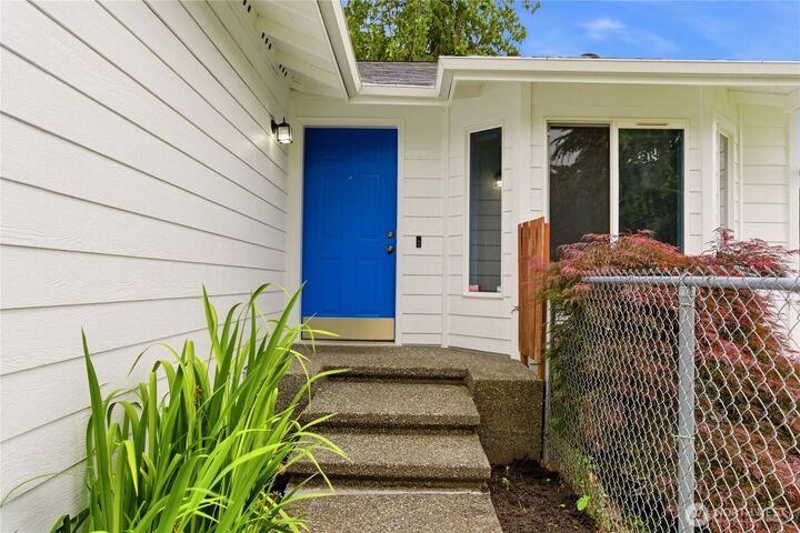 Property Photo:  902  Fir Avenue  WA 98294 