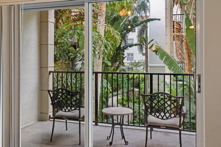 Property Photo: 2202 Tuscany Way FL 33435