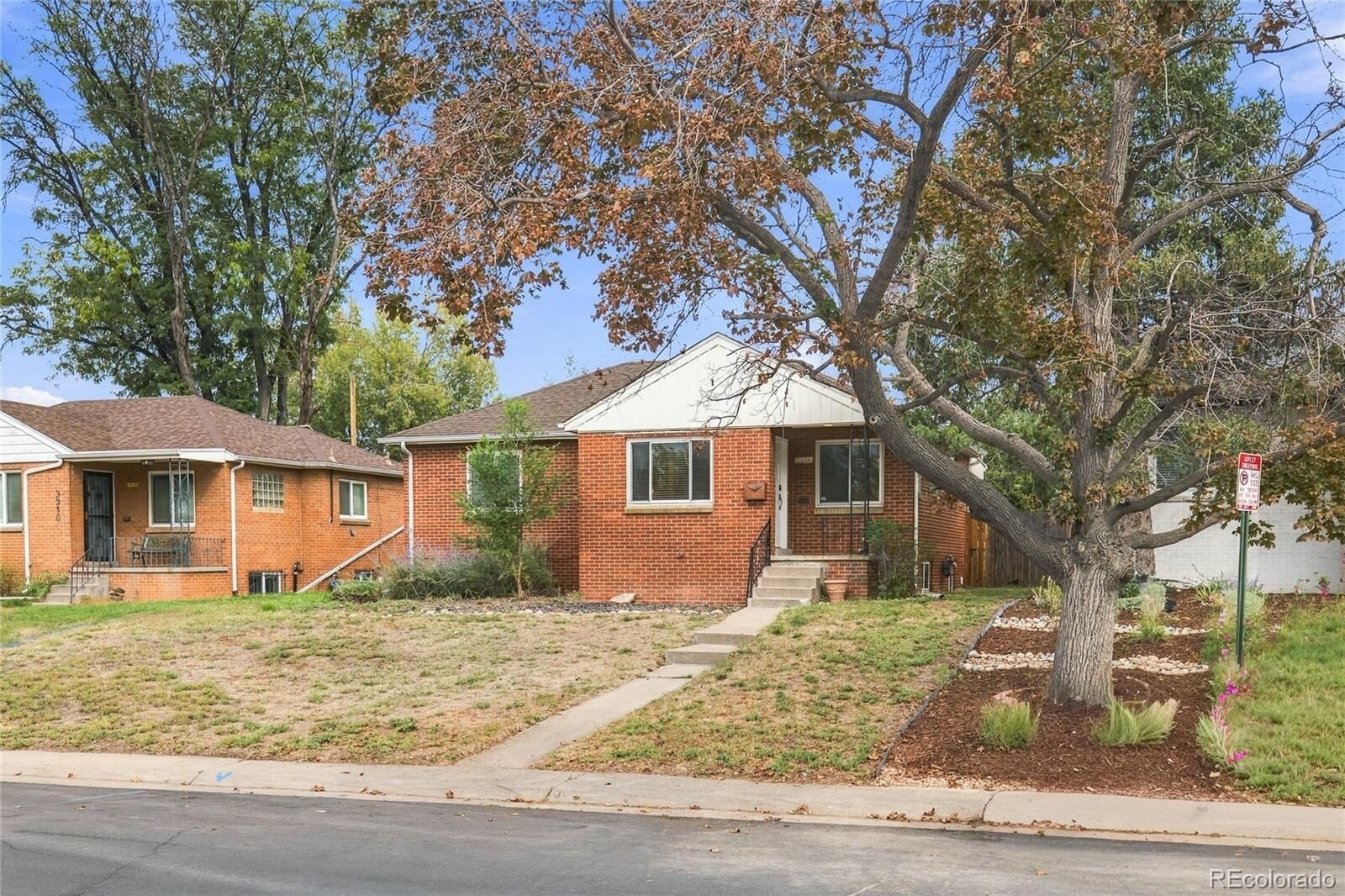 Property Photo:  3300 Bellaire Street  CO 80207 