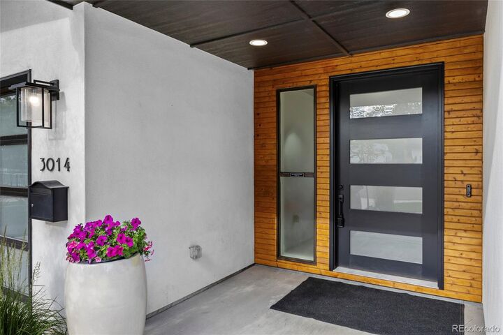 Property Photo: 3014 S Ash Street CO 80222