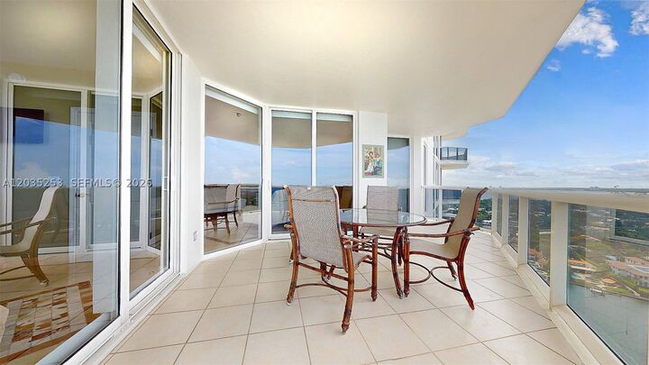 Property Photo: 4779 Collins Ave 2708 FL 33140