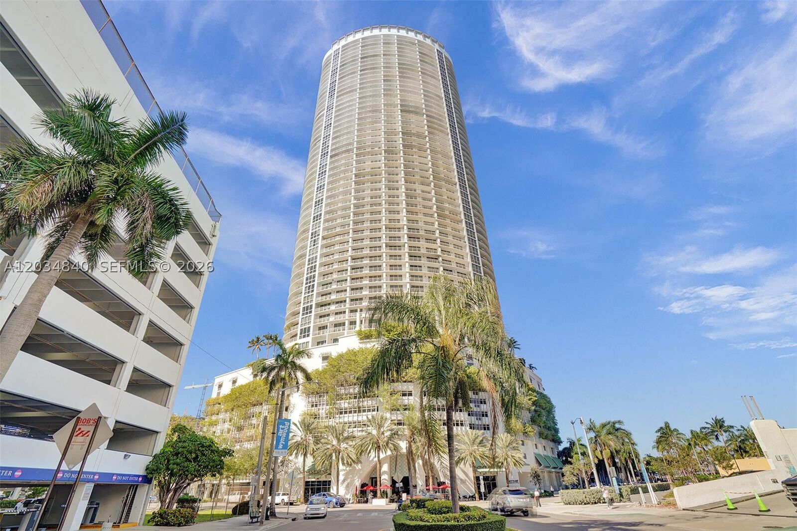 Property Photo: 1750 N Bayshore Dr 3802 FL 33132