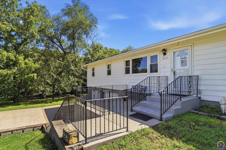 Property Photo:  5622 NE Indian Creek Rd  KS 66617 