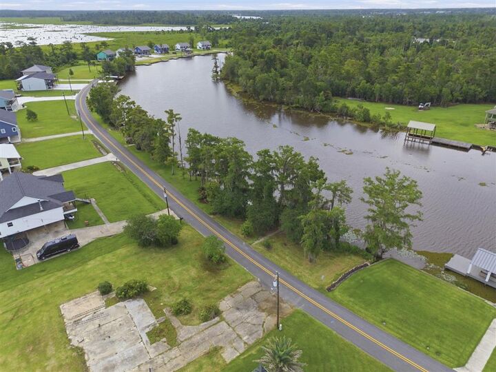 Property Photo: 1916 Perkins Ferry Road LA 70611