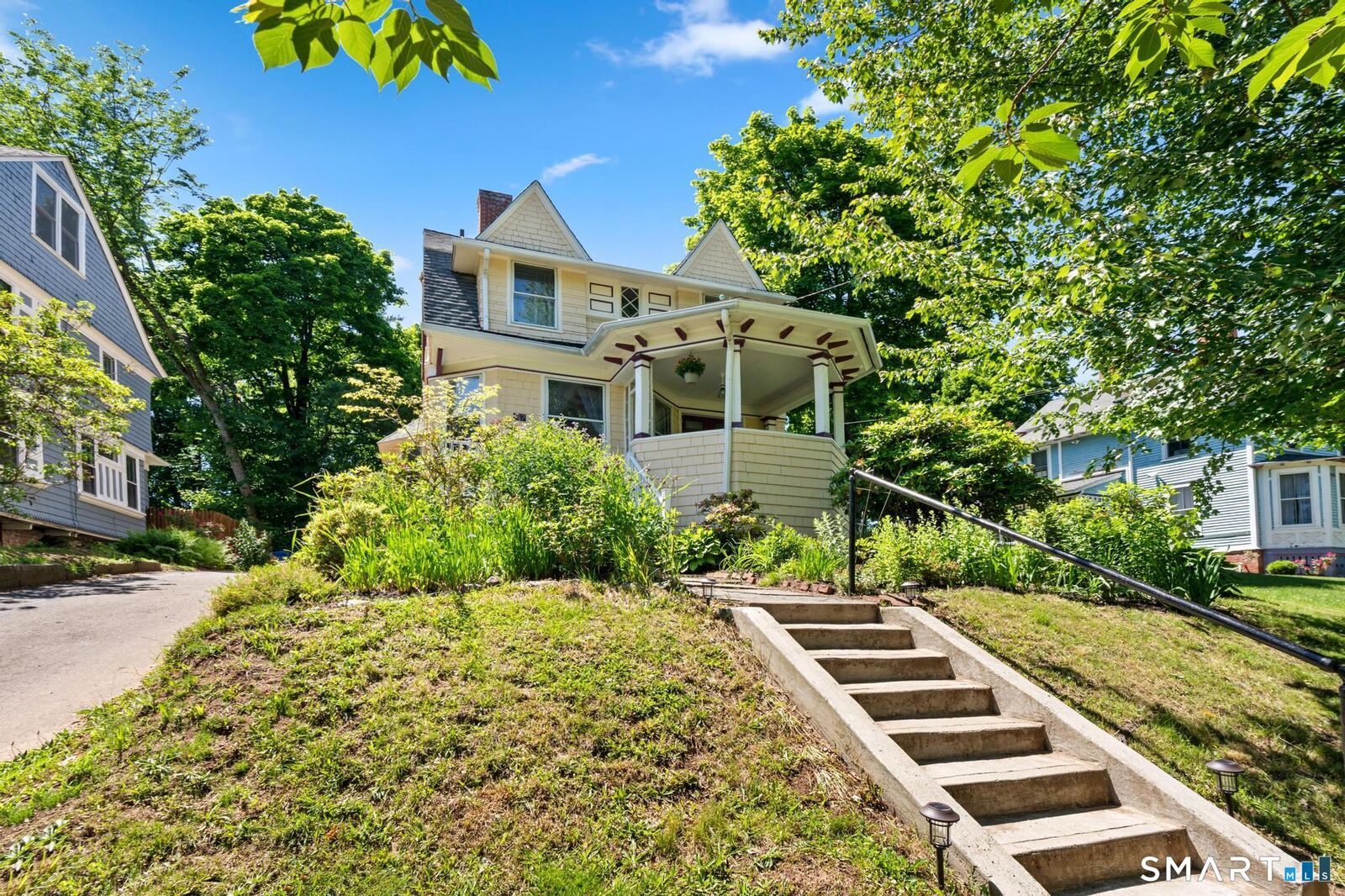 Property Photo:  87 Kenyon Street  CT 06105 