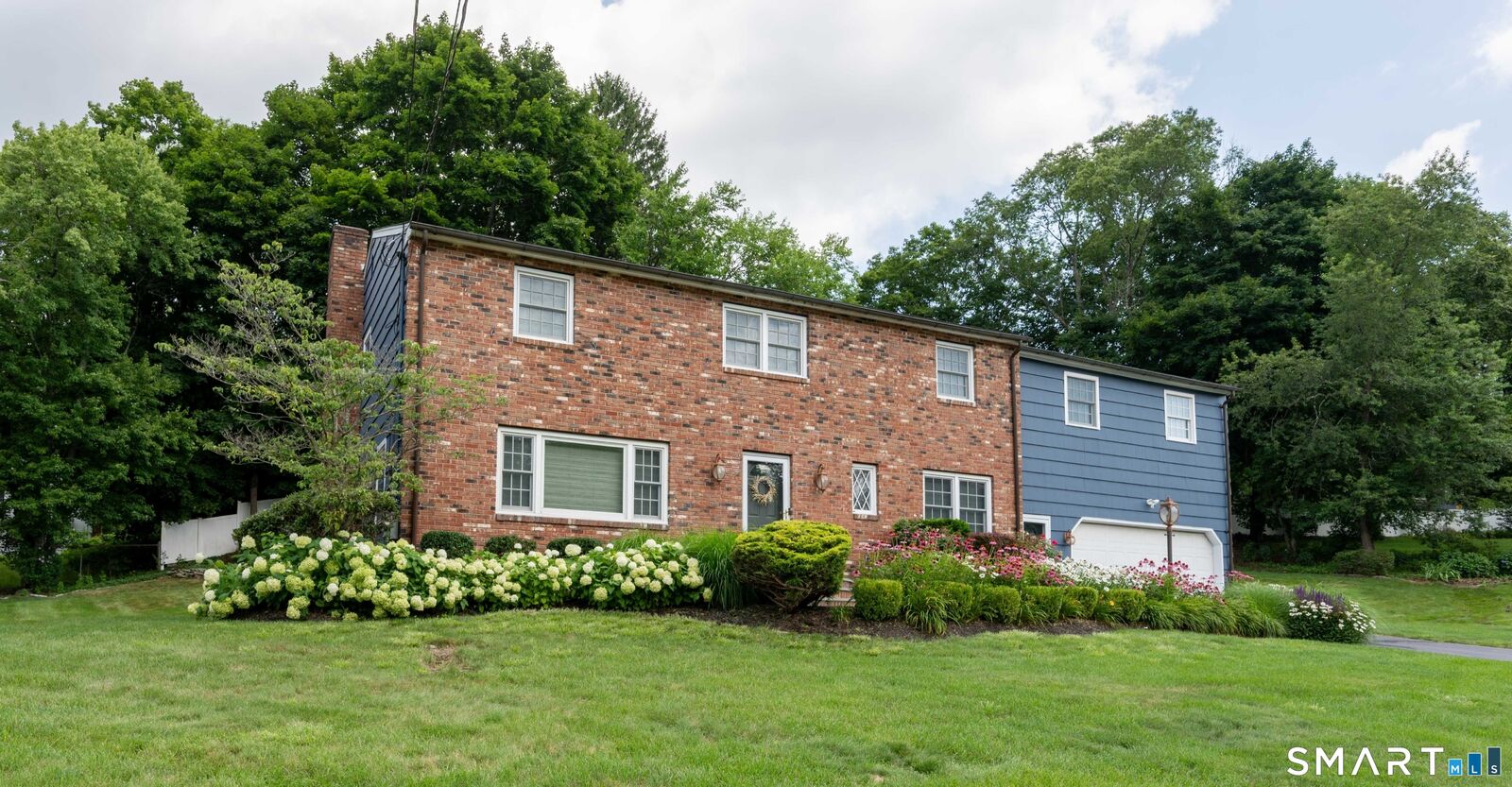 Property Photo:  100 Rolling Ridge Road  CT 06518 