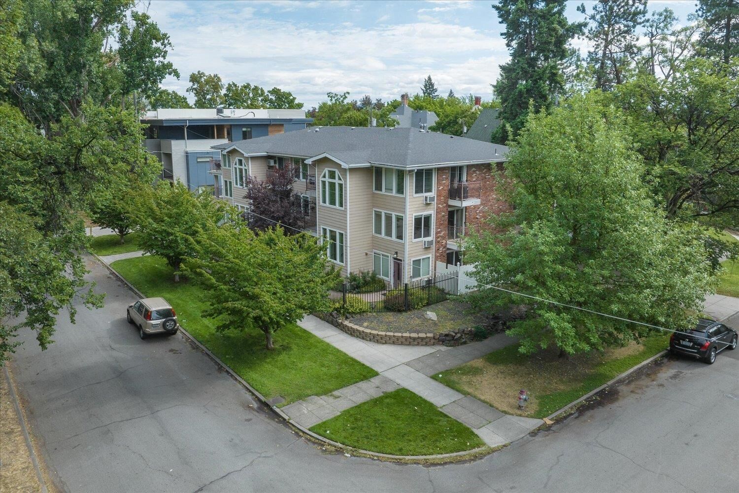 Property Photo: 215 S Chestnut St WA 99201