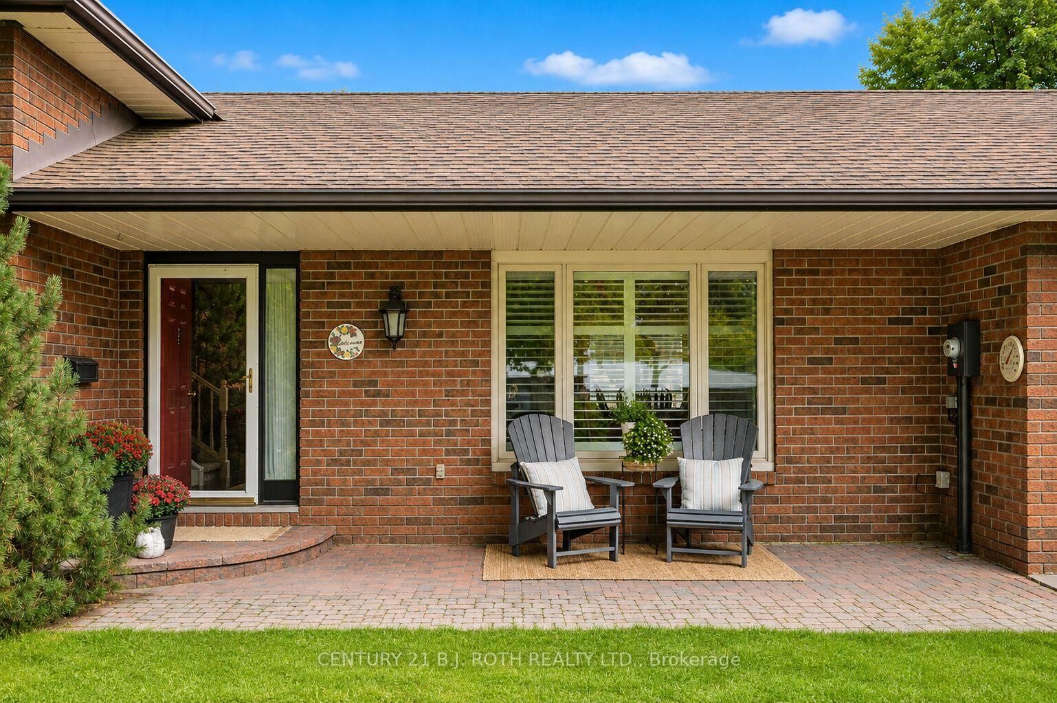 Property Photo:  27 Thicketwood Place  ON L0K 1B0 