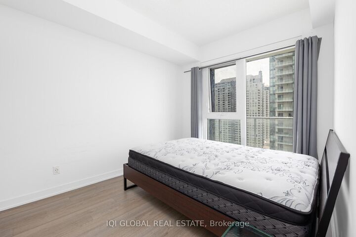 5180 Yonge Street 1809 — photo 1