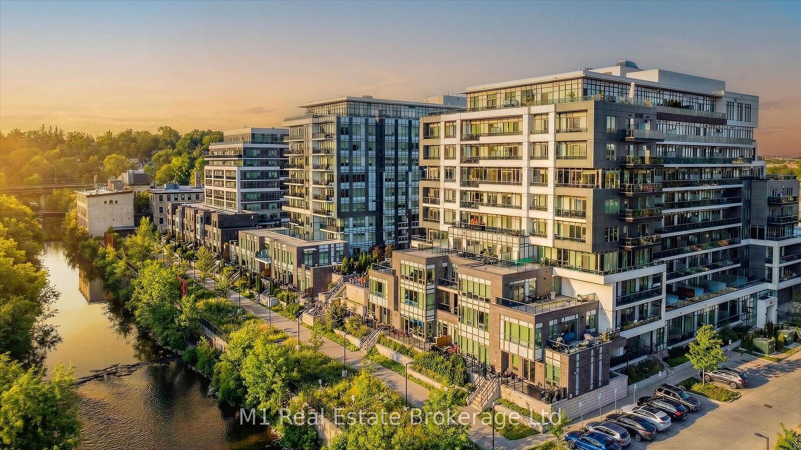 Property Photo: 73 Arthur Street S 806 ON N1E 0S6