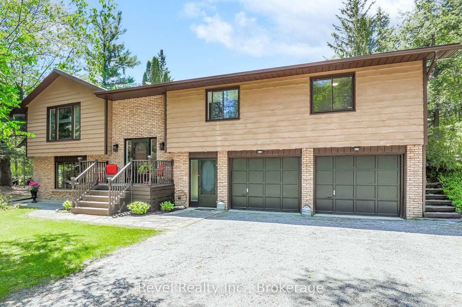 Property Photo: 20 The Pines Lane ON L0C 1H0